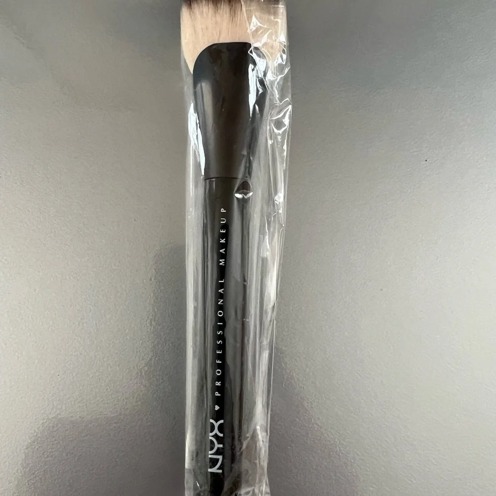 NYX Assortment of 11 Makeup Brushes NWOT - Picture 8 of 12